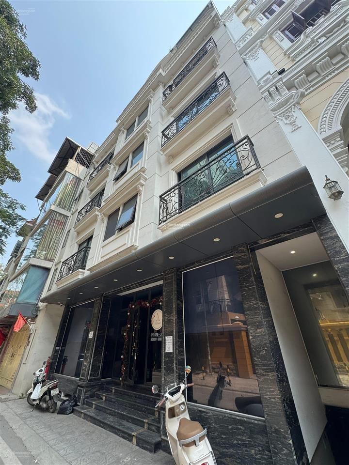 Cần bán nhà mặt phố trúc bạch 75m2*6t  mt 4,8m. vị trí rất đẹp, gần đường thanh niên, hồ tây