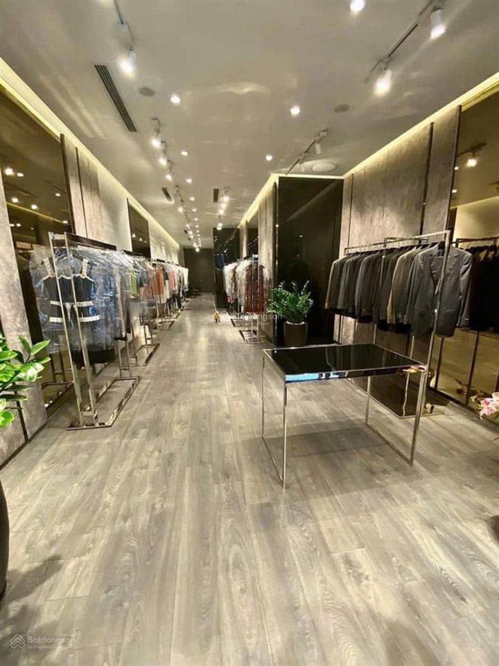 Q. hoàn kiếm toà nhà 3 thoáng mặt phố lý thường kiệt 100m2 130 tỷ sổ vuông nét