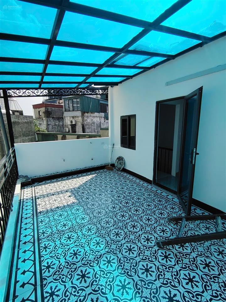 Ba đình 11,86 tỷ có nhà 300m ra hồ, sát phố cổ, 5 tầng đủ nội thất