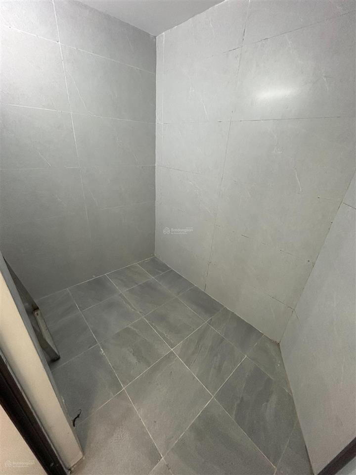 Ba đình 9.5 tỷ có nhà sát phố cổ, 400m ra hồ, 5 tầng thang máy, sân bể cá