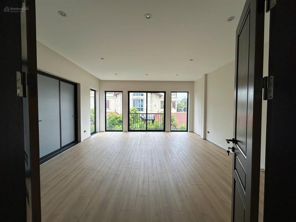 Hoàn kiếm 79 tỷ, 90m2, mt 8m, mặt phố trần quốc toản, lô góc 3 thoáng, 6 tầng thang máy + sân vườn