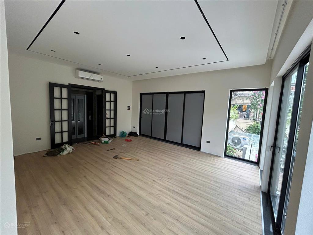 Hoàn kiếm 79 tỷ, 90m2, mt 8m, mặt phố trần quốc toản, lô góc 3 thoáng, 6 tầng thang máy + sân vườn