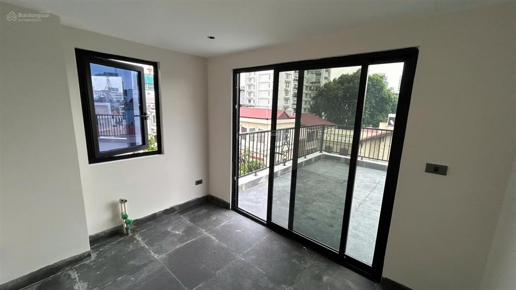 Hoàn kiếm 79 tỷ, 90m2, mt 8m, mặt phố trần quốc toản, lô góc 3 thoáng, 6 tầng thang máy + sân vườn