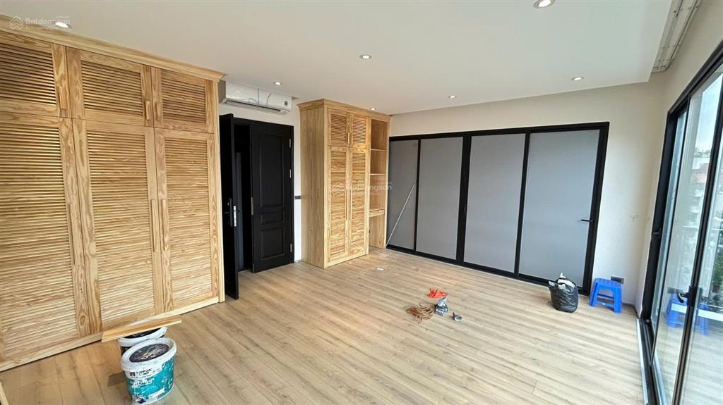 Hoàn kiếm 79 tỷ, 90m2, mt 8m, mặt phố trần quốc toản, lô góc 3 thoáng, 6 tầng thang máy + sân vườn