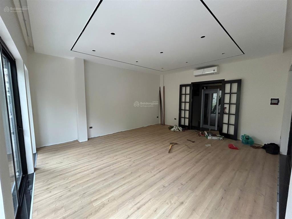 Hoàn kiếm 79 tỷ, 90m2, mt 8m, mặt phố trần quốc toản, lô góc 3 thoáng, 6 tầng thang máy + sân vườn