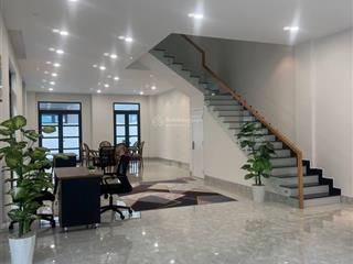 Cho thuê biệt thự 200m2 vinhomes grand park, hoàn thiện cơ bản, giá 35tr/th