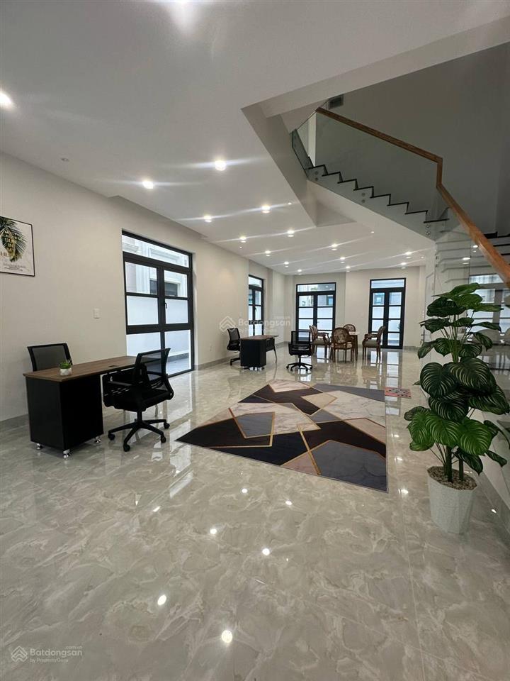 Cho thuê biệt thự 200m2 vinhomes grand park, hoàn thiện cơ bản, giá 35tr/th