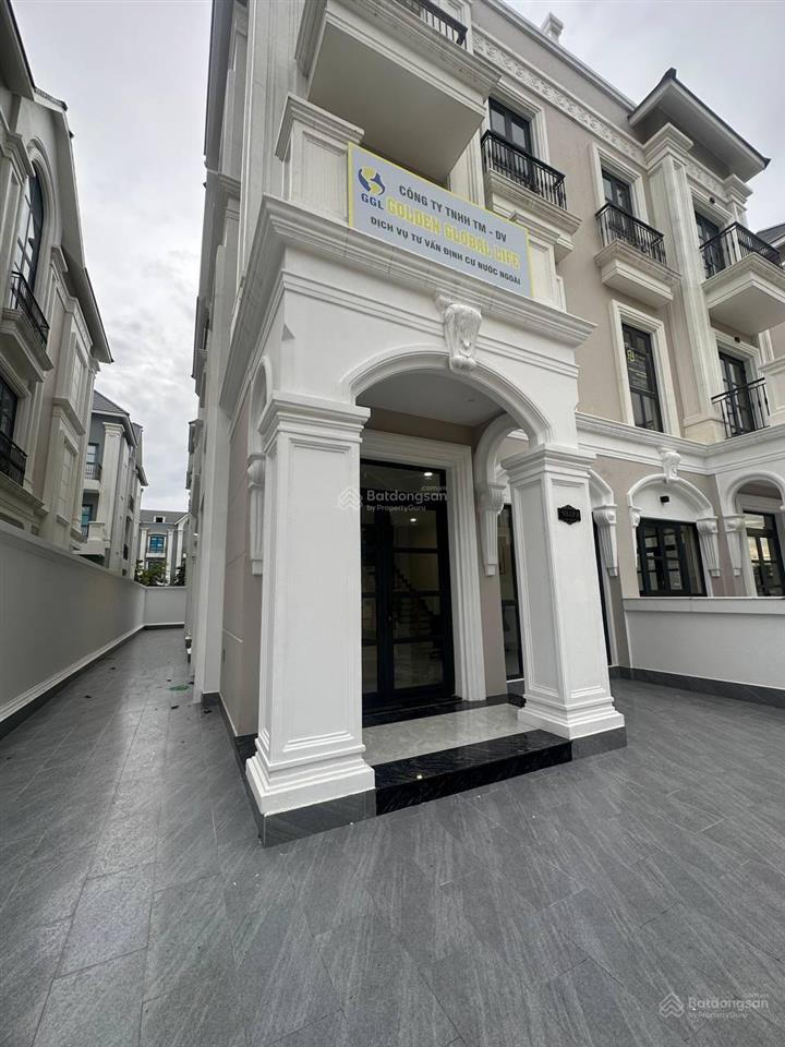 Cho thuê biệt thự 200m2 vinhomes grand park, hoàn thiện cơ bản, giá 35tr/th