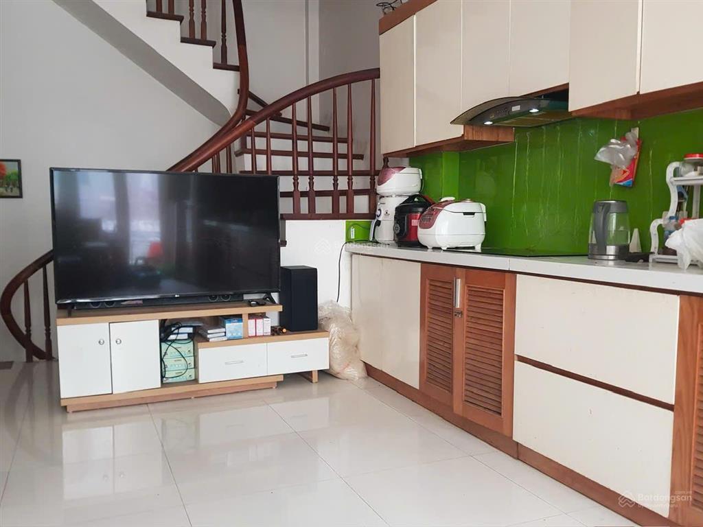 Bán nhanh nhà 6 tầng tại khu phân lô học viện chính trị (ngõ 12 ngô quyền), ô tô đỗ trong nhà