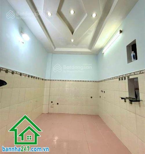 Chỉ 2,7 tỷ nhà trung tâm tân bình phạm văn hai sát nhà thờ vinh sơn 2 tầng 2pn