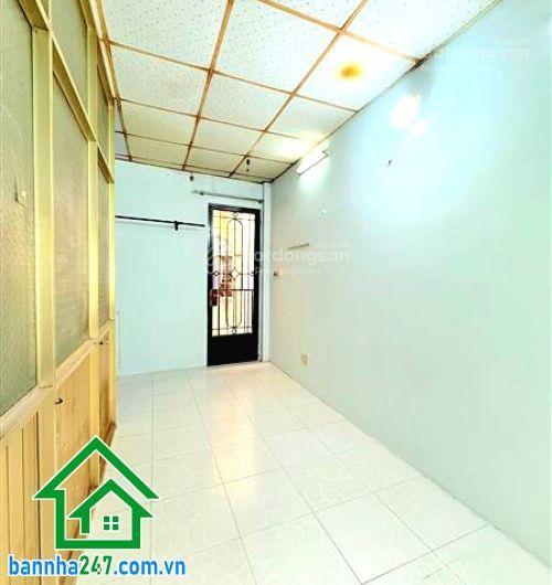 Chỉ 2,7 tỷ nhà trung tâm tân bình phạm văn hai sát nhà thờ vinh sơn 2 tầng 2pn