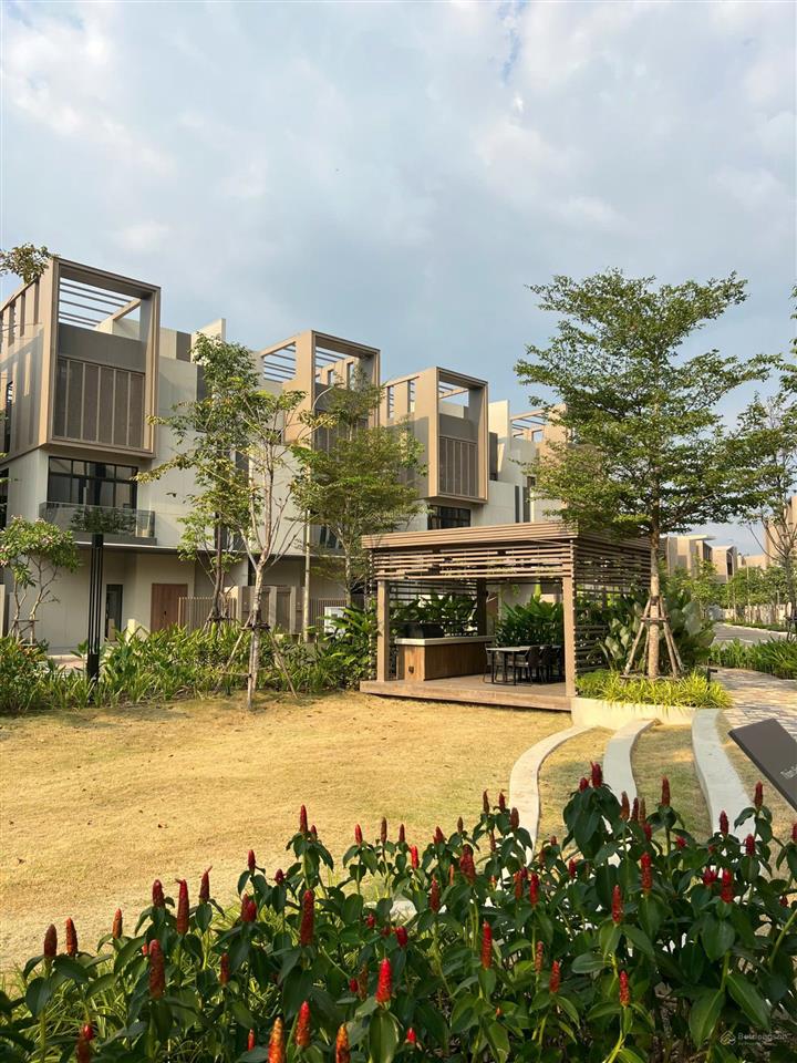 Bán biệt thự the orchard "hot deal giá hời" chỉ 20 tỷ 791. diện tích đất 222m2.  0909 427 ***