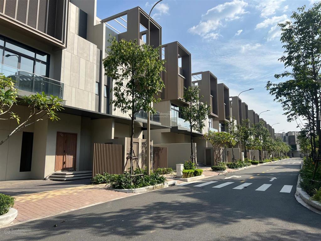 Bán biệt thự the orchard "hot deal giá hời" chỉ 20 tỷ 791. diện tích đất 222m2.  0909 427 ***