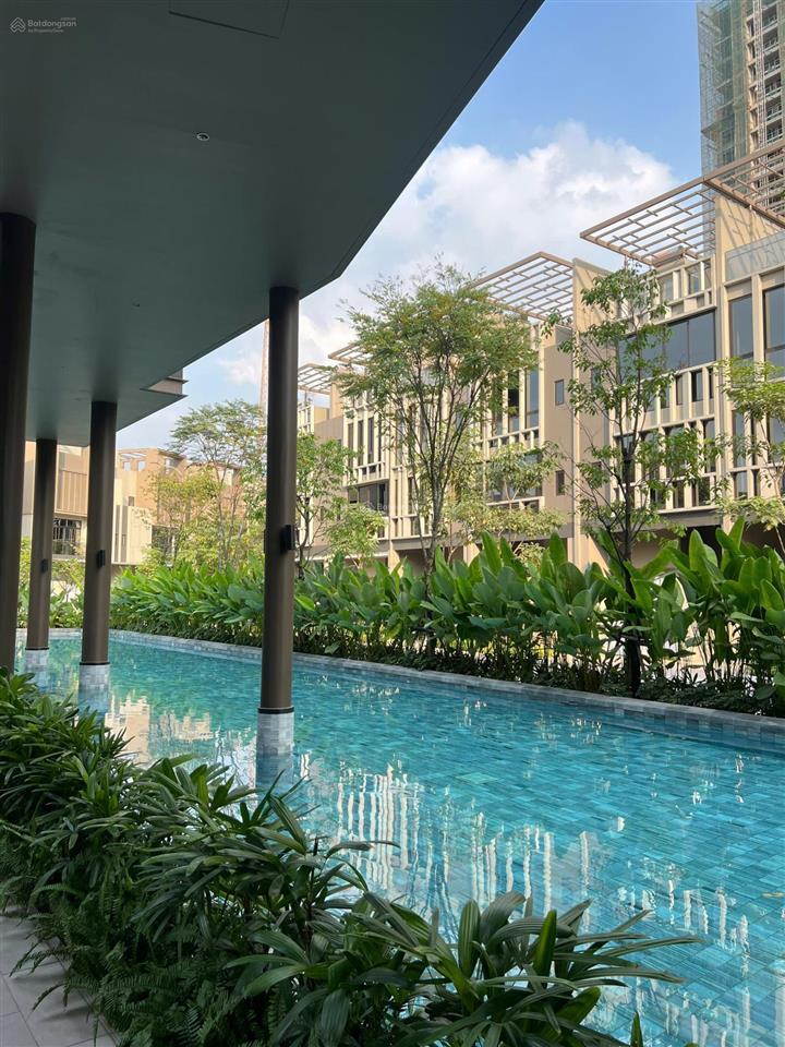 Bán gấp nhà phố the orchard đối diện hồ bơi. 90m2 đất. giá 10,8 tỷ