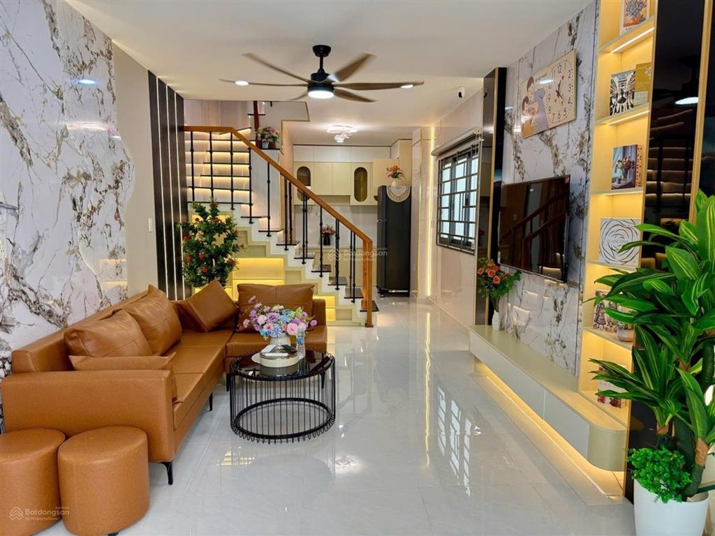 Nhà có phòng ngủ trệt ông bà ở thoải mái!