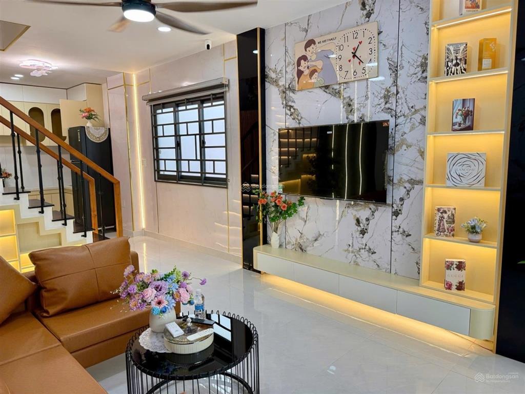 Nhà có phòng ngủ trệt ông bà ở thoải mái!