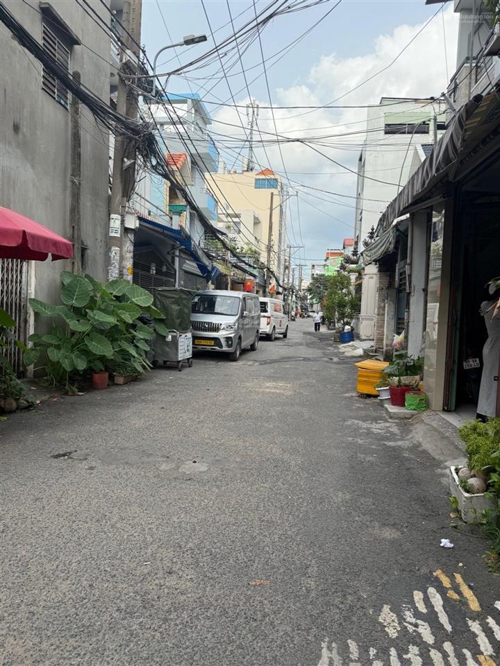 Nhà có phòng ngủ trệt ông bà ở thoải mái!