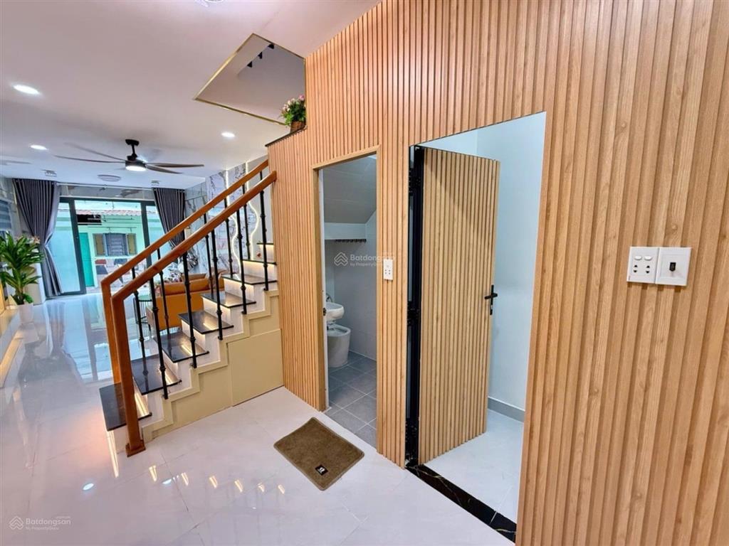 Nhà có phòng ngủ trệt ông bà ở thoải mái!