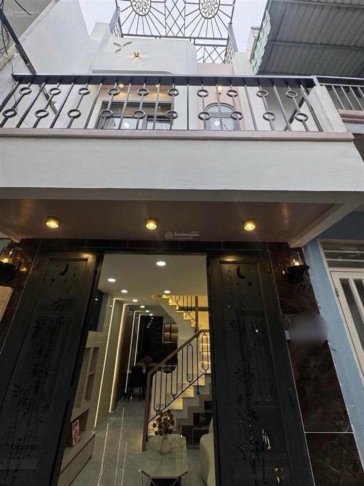 Tầm 3 nhà 3 tầng, full nội thất, sổ sách chỉnh chu!