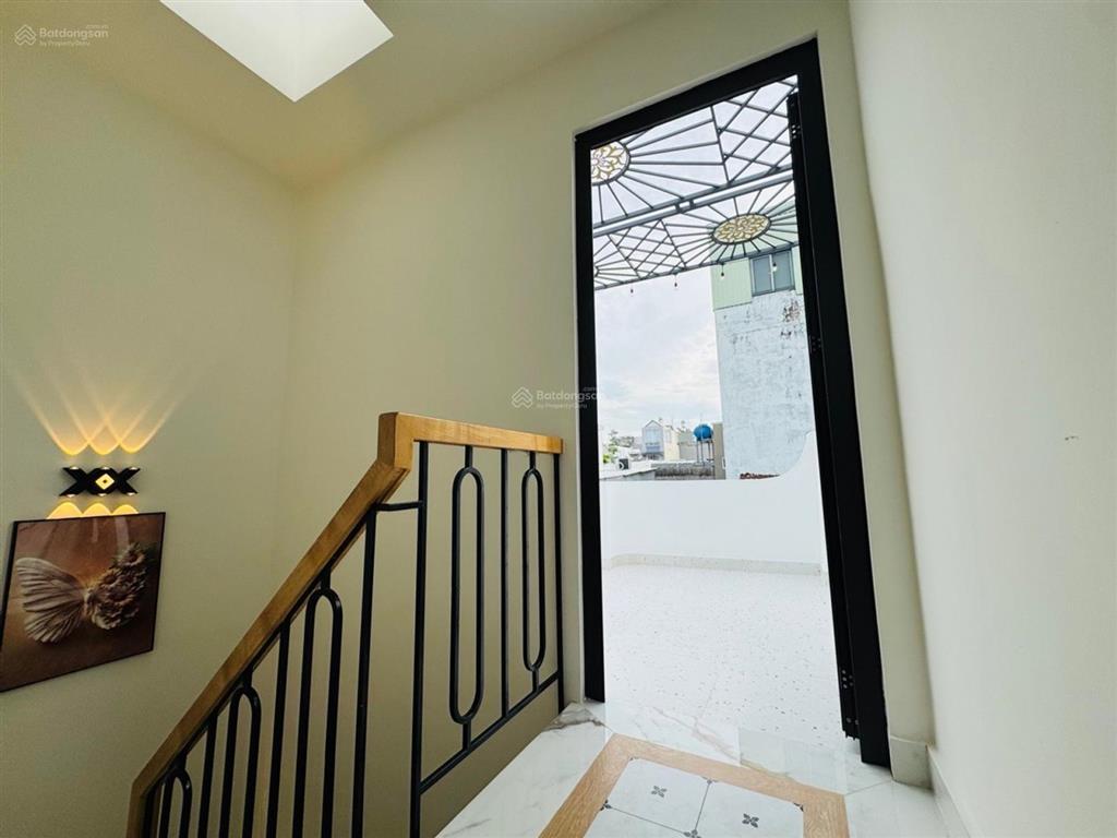 Tầm 3 nhà 3 tầng, full nội thất, sổ sách chỉnh chu!