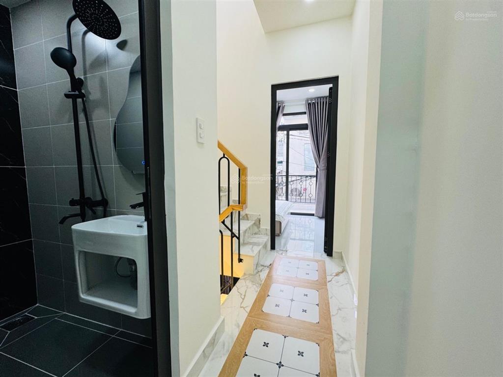 Tầm 3 nhà 3 tầng, full nội thất, sổ sách chỉnh chu!