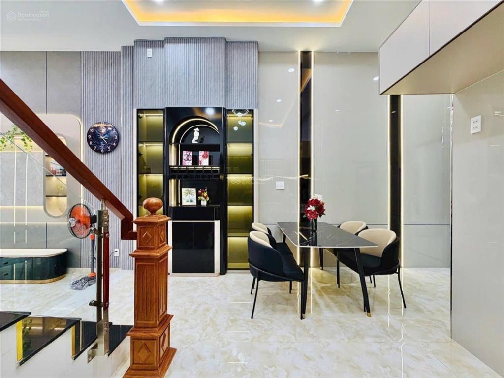 Hơn 6 tỷ nhà 78m2 full nội thất, ba mẹ lớn tuổi ở vẫn tiện!