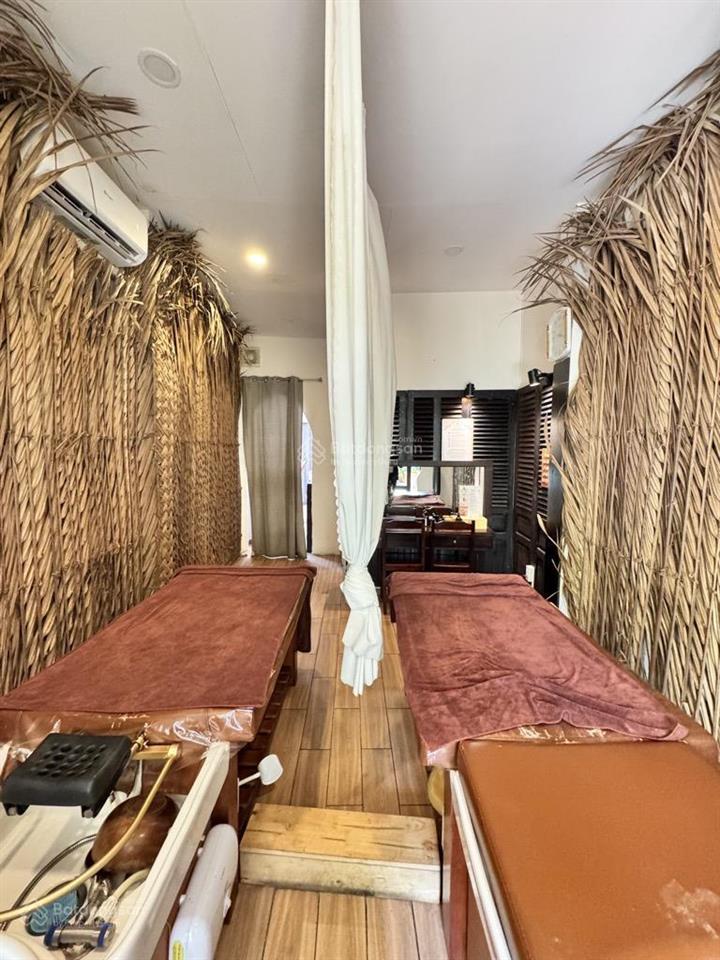 99m nở hậu hẻm ô tô thông nhà đang kinh doanh spa!