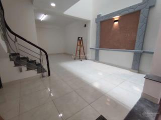 Nhà mặt tiền ngang 5m giá rẻ khu sân bay đường nguyễn cảnh dị