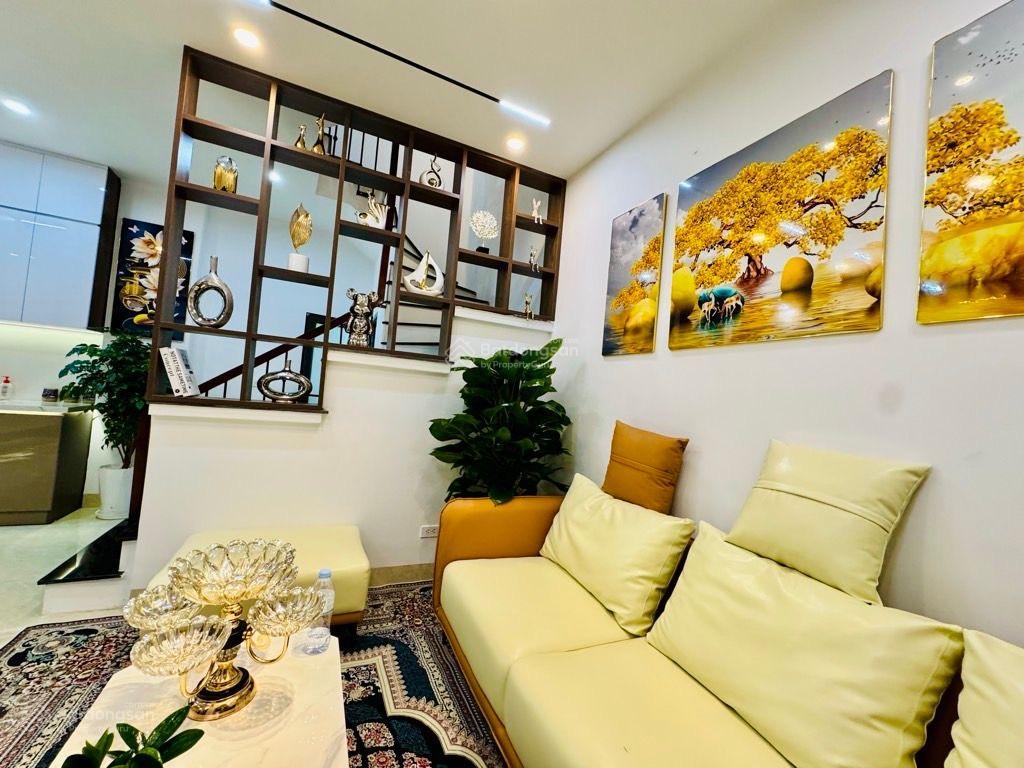 Cực hiếm bán nhà nam dư 35m2, 5 tầng ô tô đỗ cổng nhỉnh 7 tỷ