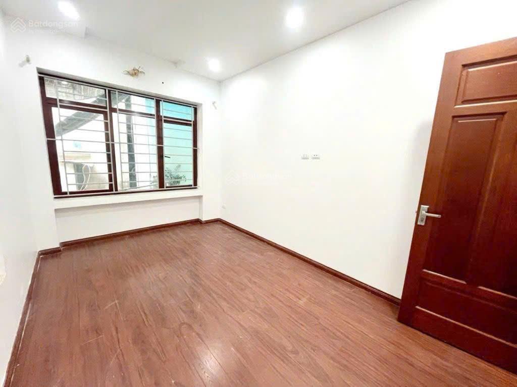 Xã đàn  dân xây 4 ngủ  khung cột  gần phố  60m2  10.8 tỷ