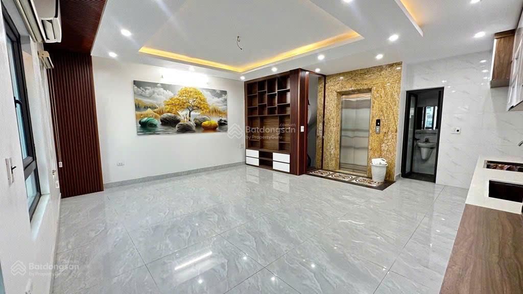 Nguyễn trãi  ngõ thông kd  7t thang máy  gara  50m2 16,8 tỷ