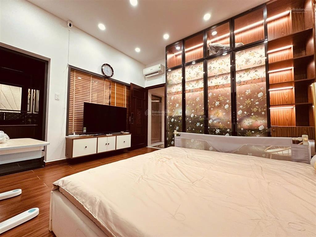 Bán nhà giá ngộp tại quận 6 đường hậu giang, 80m2/ 5 tỷ 2, sổ hồng riêng chính chủ.