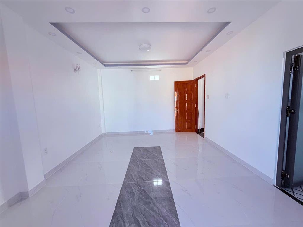 Nhà mới 5 tầng Đặng Văn Ngữ, DT 37m², KT 6x6m, hẻm xe hơi thông, giá 9.99 tỷ