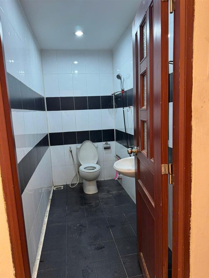 SIÊU PHẨM MẶT TIỀN CỘNG HÒA KINH DOANH SẦM UẤT – VỊ TRÍ VÀNG, DÒNG TIỀN CHO THUÊ LÊN ĐẾN