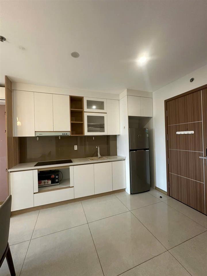 CẦN CHO THUÊ CĂN HỘ 1PN – FULL NỘI THẤT – TẦNG CAO – VIEW THÀNH PHỐ – GIÁ 15TR/THÁNG TẠI