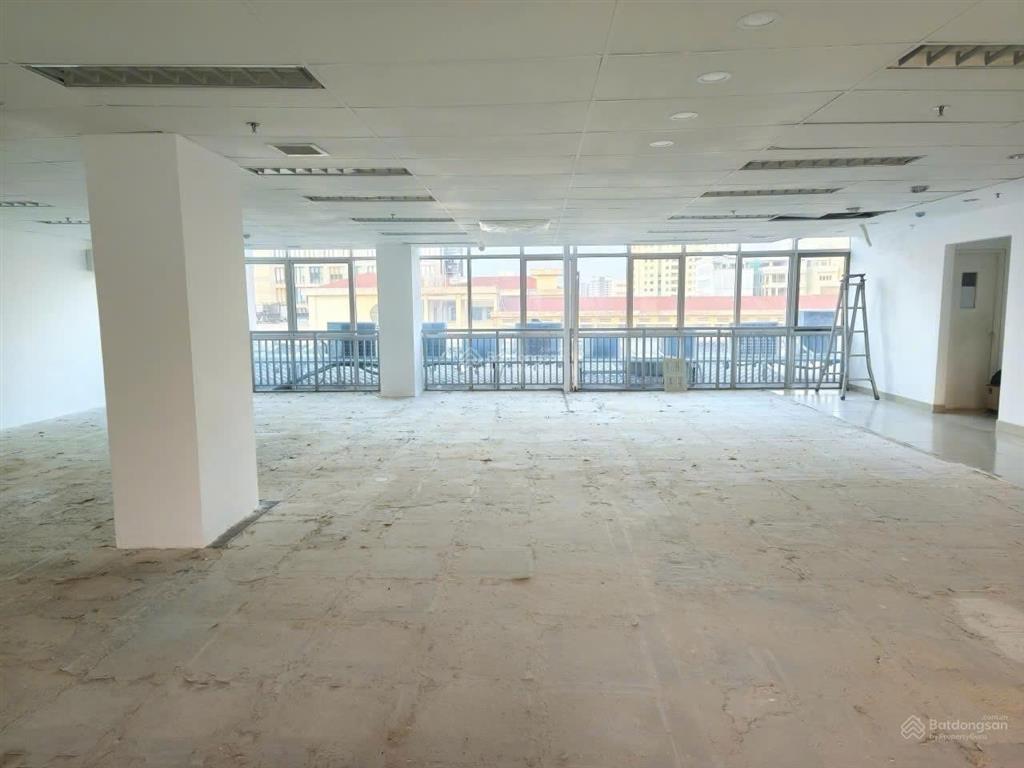 Cho thuê văn phòng Quận 1 - DT 180-275m2 - giá tốt 460.000Đ/m2 - hầm xe máy, xe hơi rộng