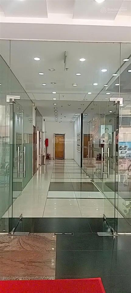 Cho thuê văn phòng Quận 1 - DT 180-275m2 - giá tốt 460.000Đ/m2 - hầm xe máy, xe hơi rộng