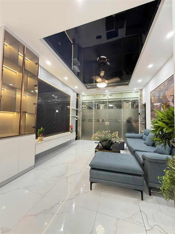 Bán nhà ngõ 19 kim đồng, 40m2 x 4 tầng, ô tô, 12 tỷ