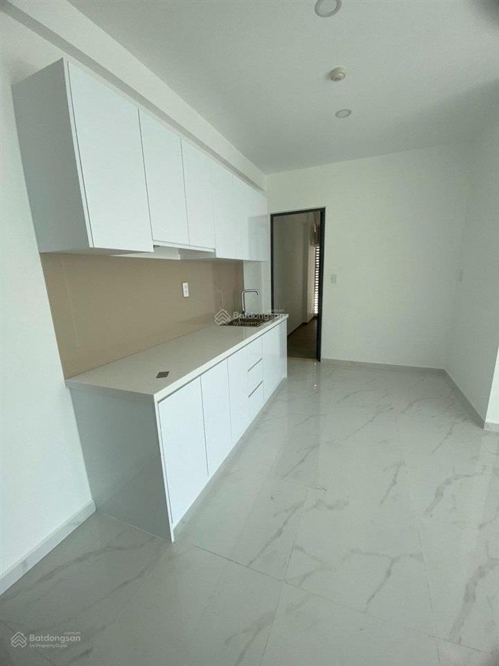 Chủ cần bán căn 2 phòng ngủ toà a view sông diện tích 68 m2 nhà mới 95%  tú cata 0909 931 ***