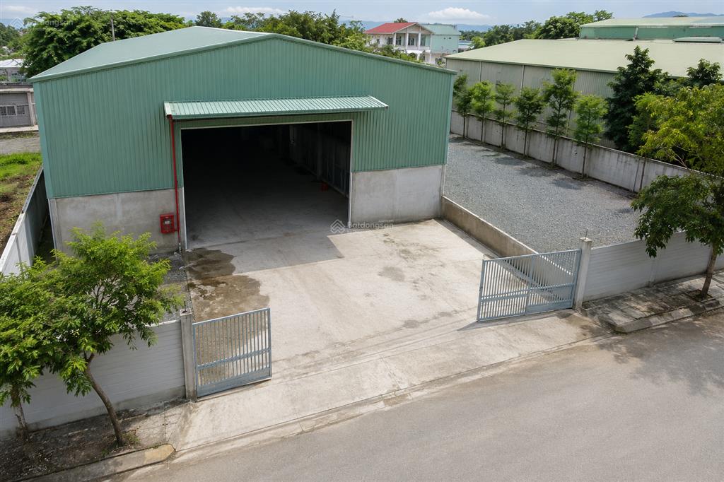 Nhà kho mới xây 350m2  gần chợ miếu bông  giá chỉ 16 triệu/tháng