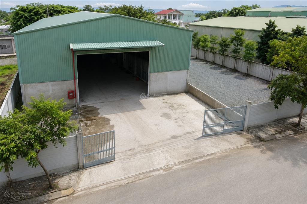 Nhà kho mới xây 350m2  gần chợ miếu bông  giá chỉ 16 triệu/tháng