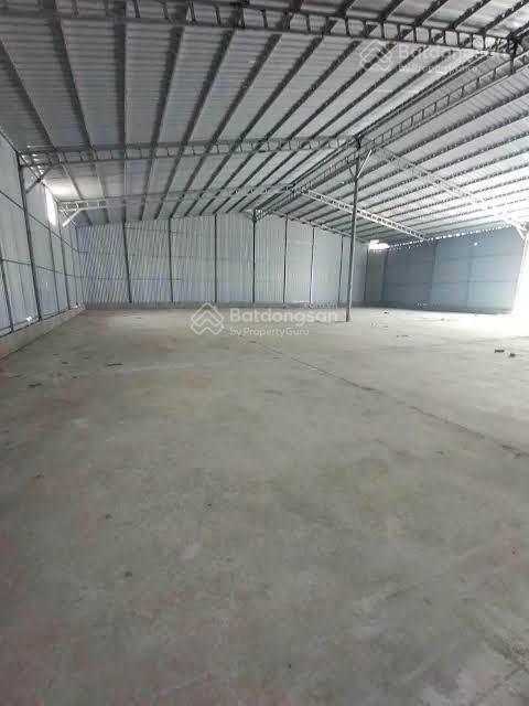 Cho thuê kho 550m2 gần hoàng văn thái