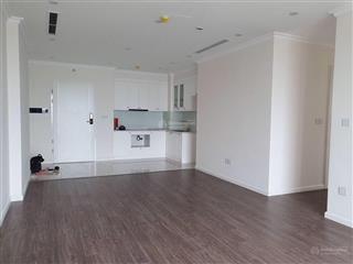 Cần bán căn góc 3pn 2vs 100m2 . nội thất cơ bản. giá 93tr/m2. view sông hồng. sẵn sổ