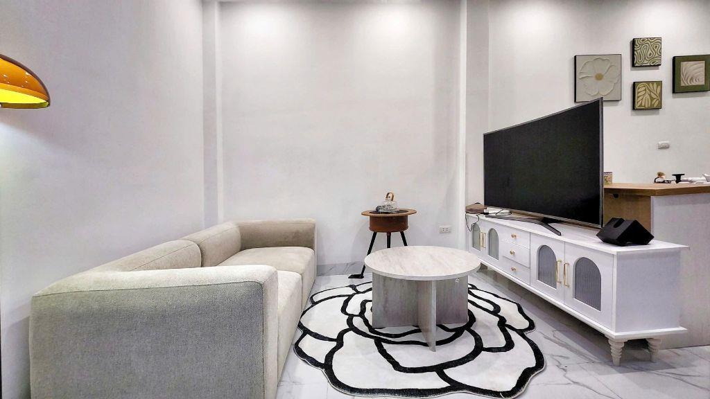 Bán nhà ngõ 68 Nguyễn Văn Linh, 35m vuông 5 tầng, giá 7.6 tỷ