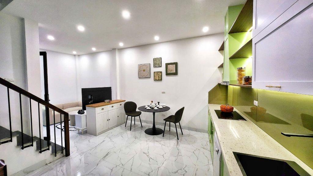 Bán nhà ngõ 68 Nguyễn Văn Linh, 35m vuông 5 tầng, giá 7.6 tỷ