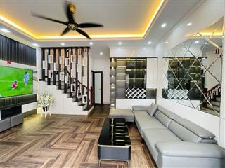 Bán nhà ngõ 68 Nguyễn Văn Linh, 46m 5 tầng thang máy, giá 9.9 tỷ