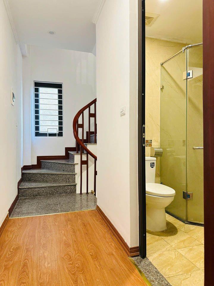 Bán nhà Ngõ 64 Thạch Bàn, 30m vuông 5 tầng 7,15 tỷ