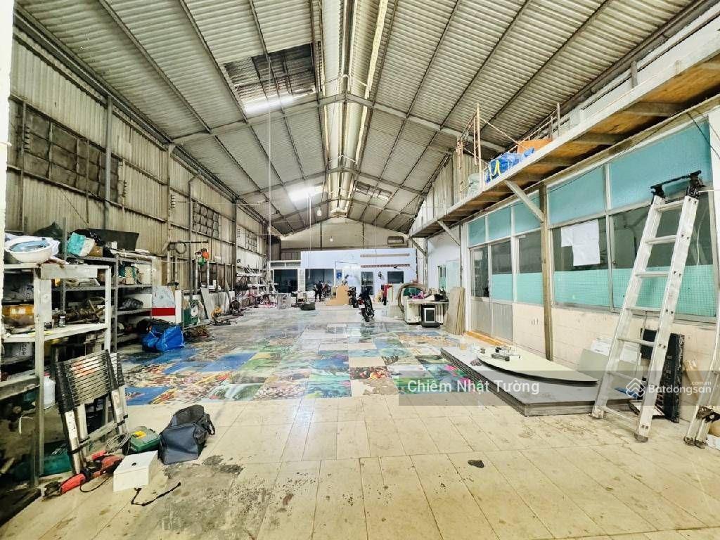 Nhà xưởng cần bán, hẻm xe tải, 12m x 33m(420m2) mở hậu 18m, giáp q6, tân phú, giá hơn 20ty