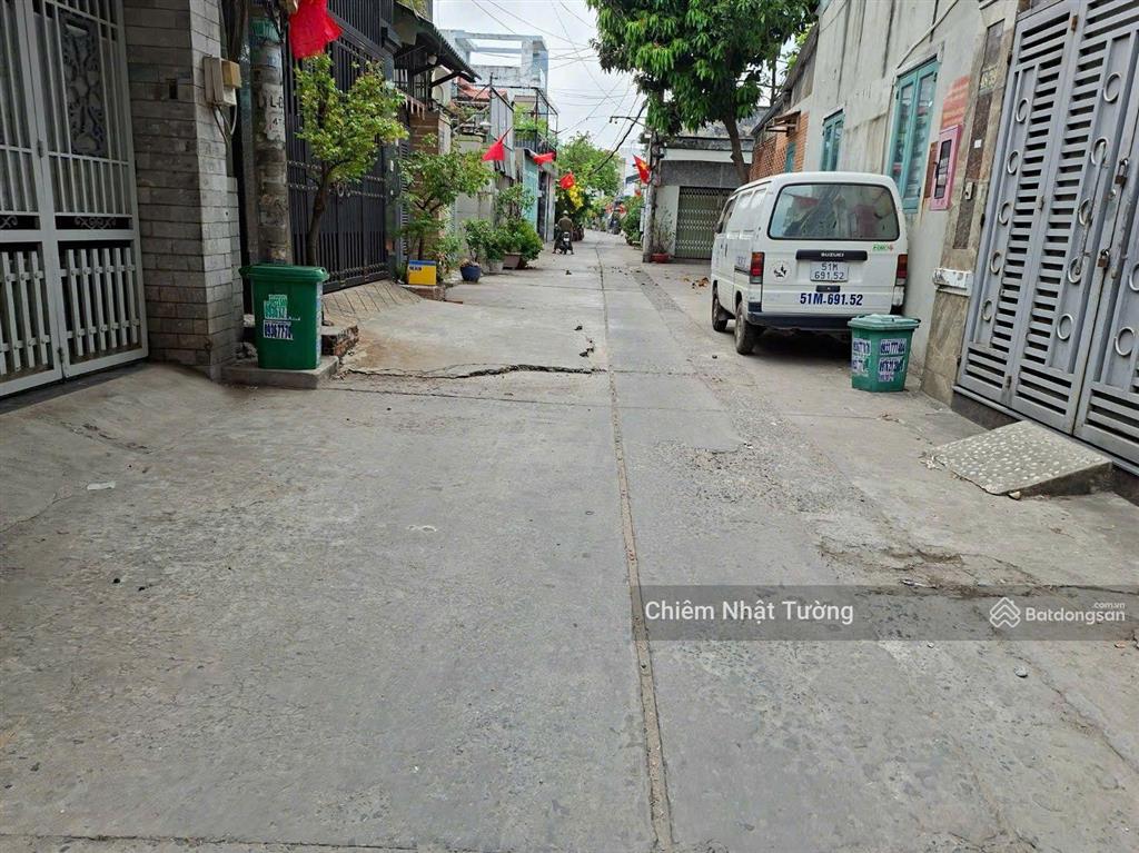 Nhà xưởng cần bán, hẻm xe tải, 12m x 33m(420m2) mở hậu 18m, giáp q6, tân phú, giá hơn 20ty