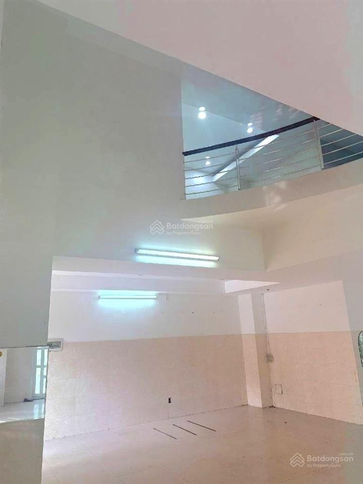 Shophouse 3 mặt tiền ngay vành đai 2 chỉ 5.4 tỷ 158m ngang hơn 10m kinh doanh cực